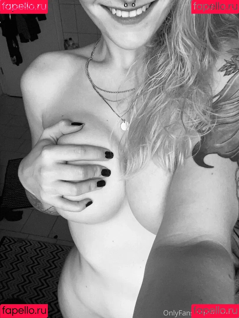 masked-bunny Onlyfans Photo Gallery 