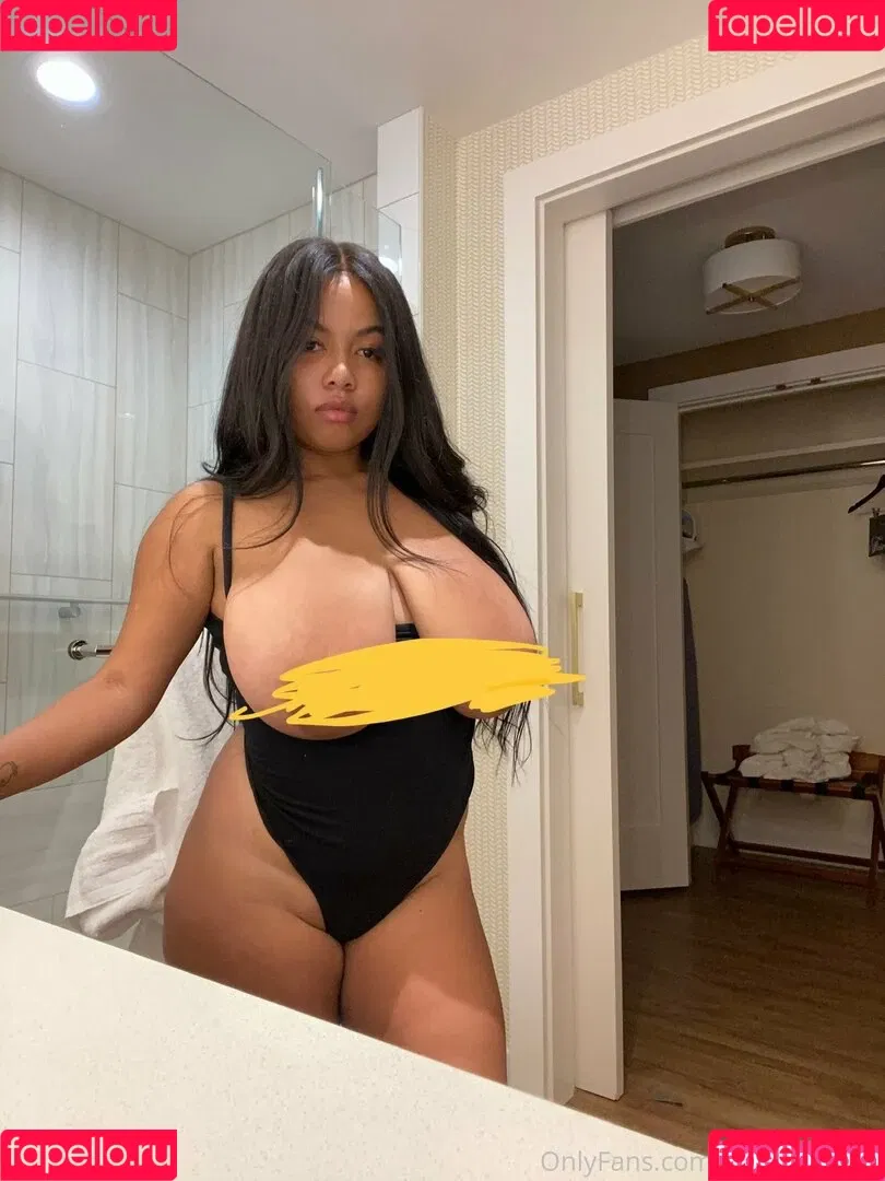 lailathebrat2 Onlyfans Photo Gallery 