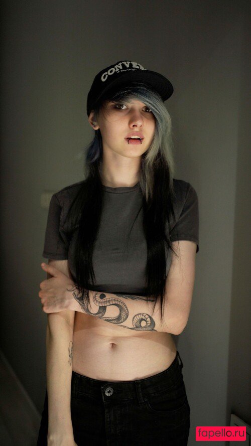 Little Emo Kitten Nude Onlyfans Photo 29