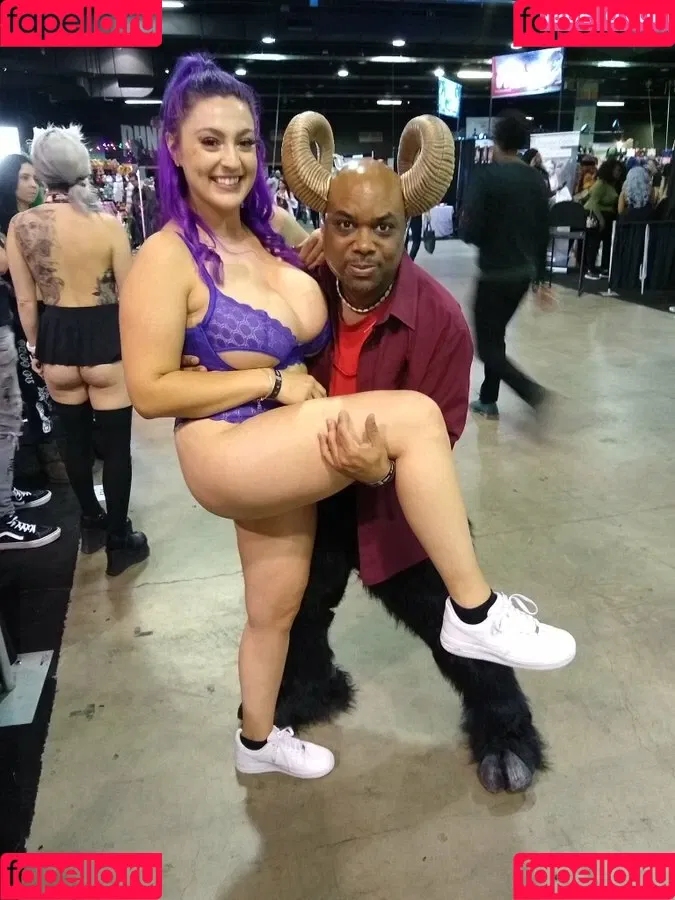 Dee Williams Onlyfans Photo Gallery 