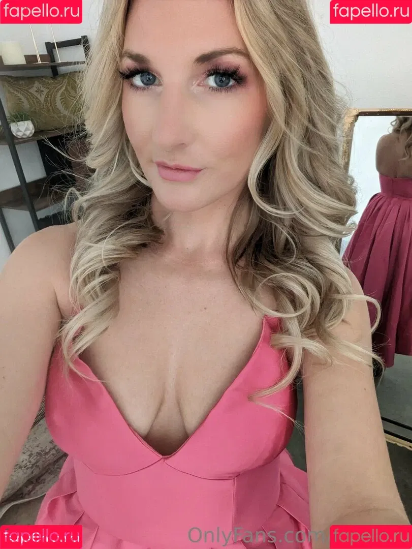 megnfit Onlyfans Photo Gallery 