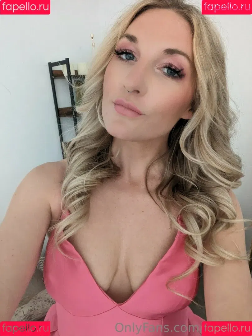 megnfit Onlyfans Photo Gallery 