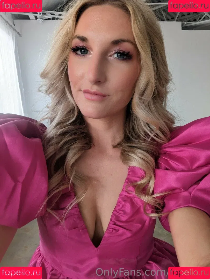 megnfit Onlyfans Photo Gallery 