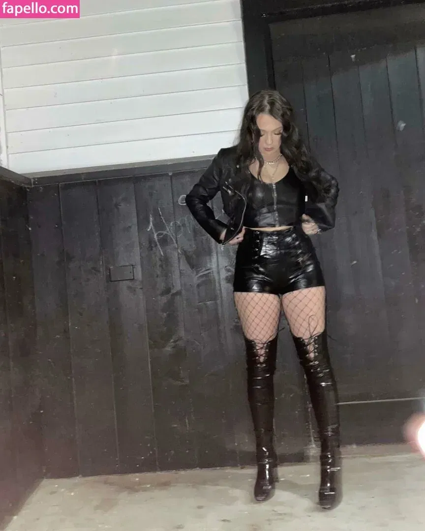 Shelby Dias Onlyfans Photo Gallery 