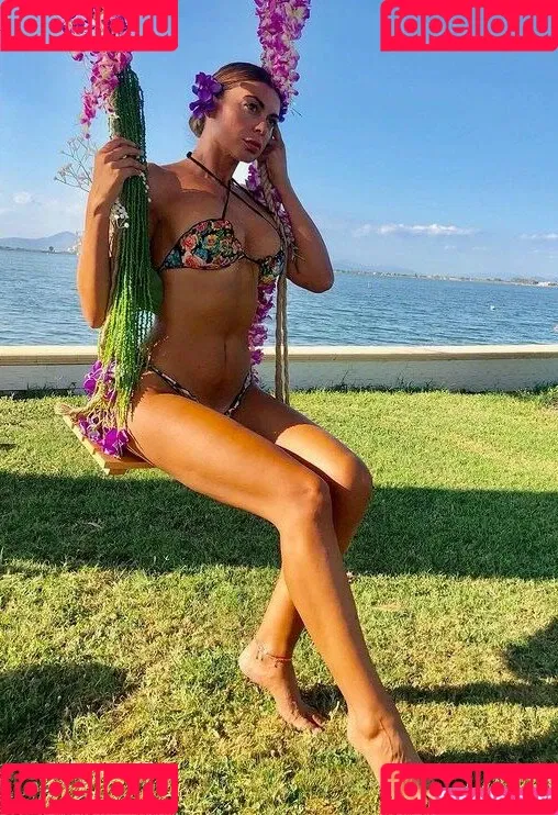 Jolanda De Rienzo Onlyfans Photo Gallery 