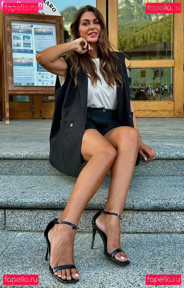 Jolanda De Rienzo Onlyfans Photo Gallery 