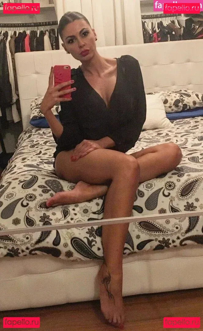 Jolanda De Rienzo Onlyfans Photo Gallery 