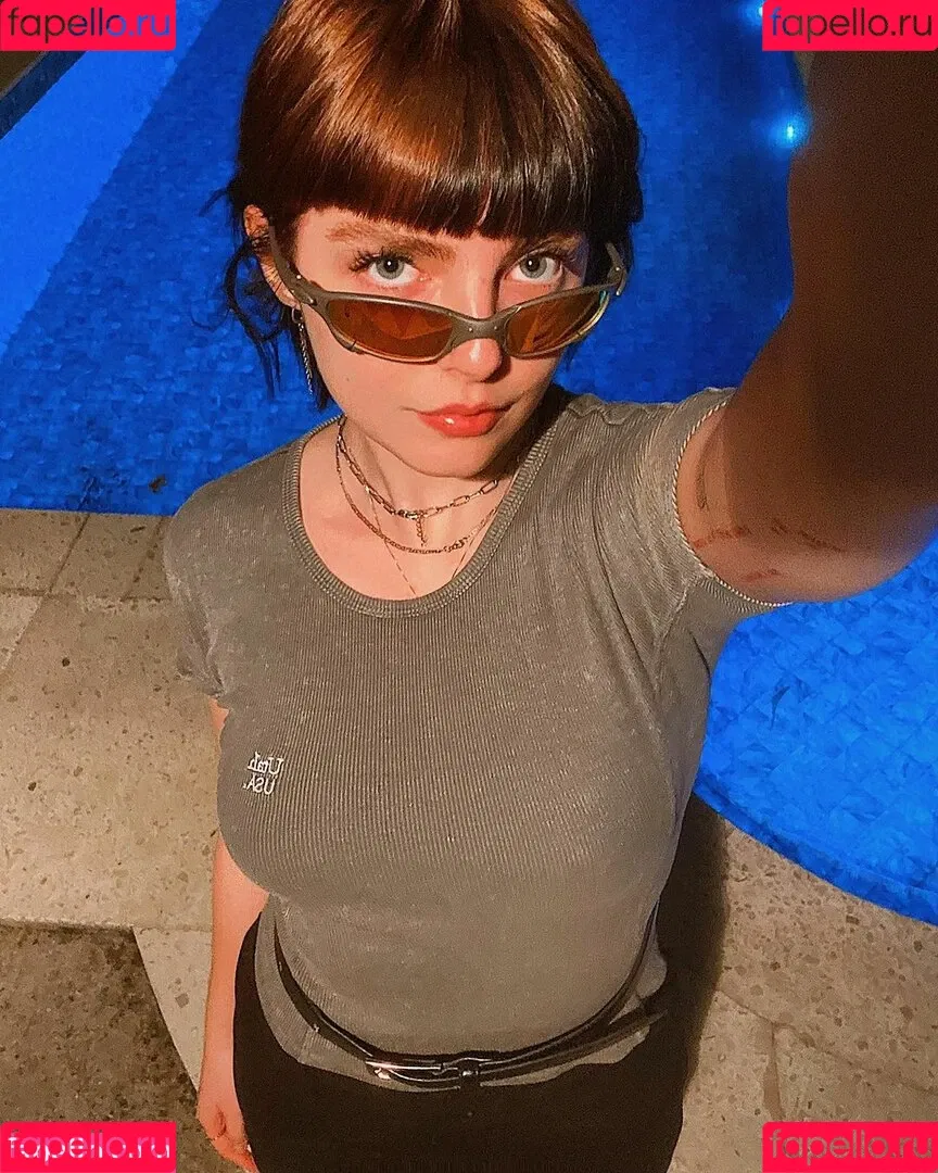 Triz Onlyfans Photo Gallery 