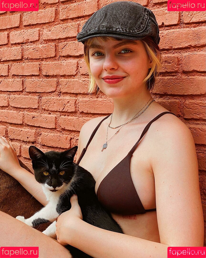 Triz Onlyfans Photo Gallery 