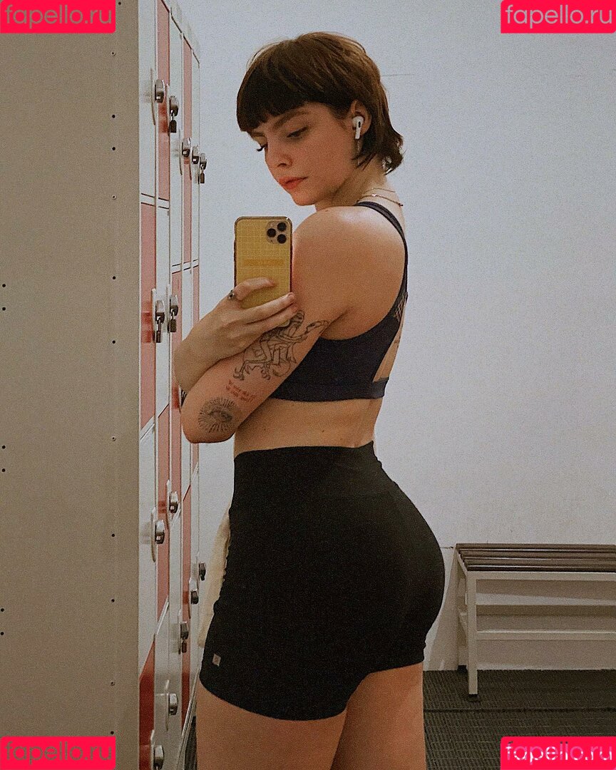 Triz Onlyfans Photo Gallery 