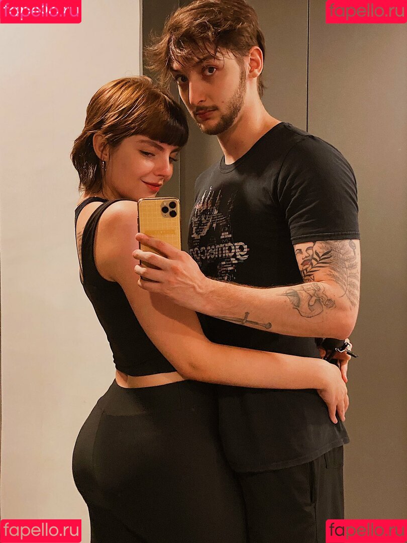 Triz Onlyfans Photo Gallery 