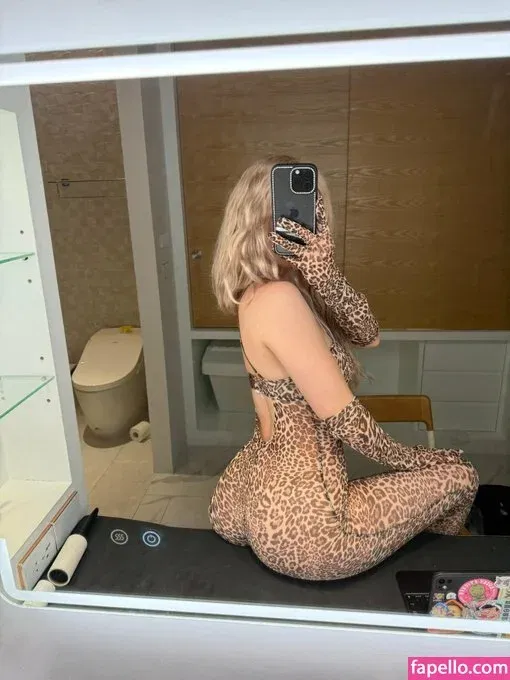 hollyloly Onlyfans Photo Gallery 