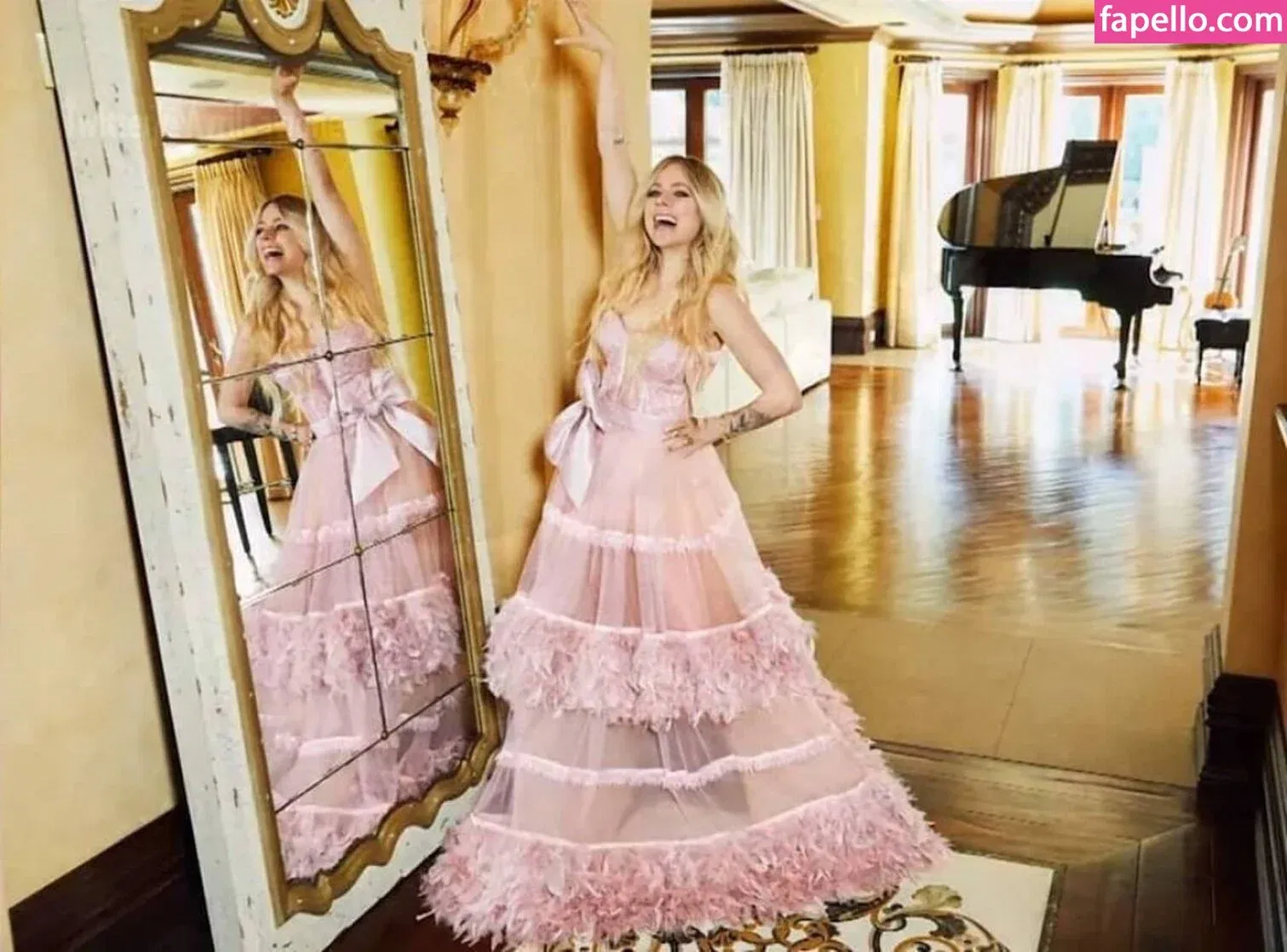 AvaArlo Onlyfans Photo Gallery 