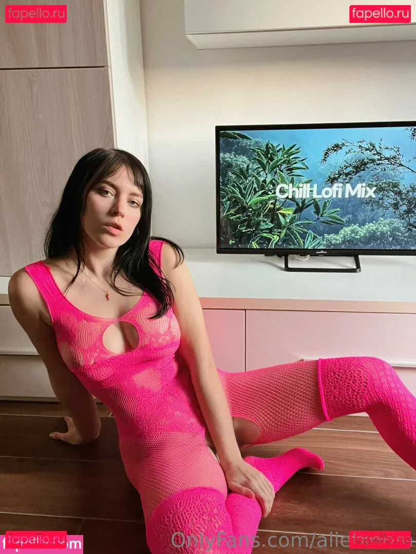 aliebloom Onlyfans Photo Gallery 