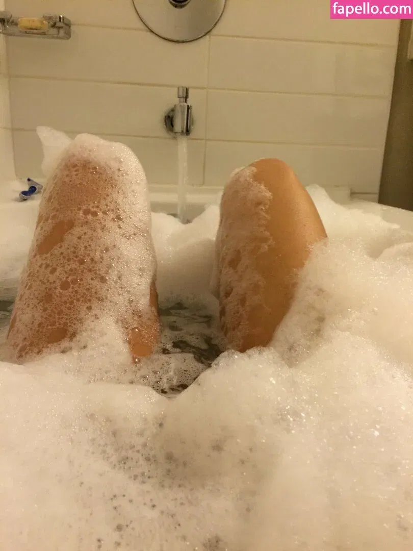 Britne Oldford Onlyfans Photo Gallery 