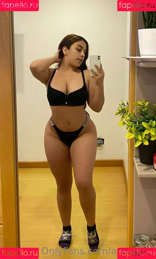 anazillap Onlyfans Photo Gallery 