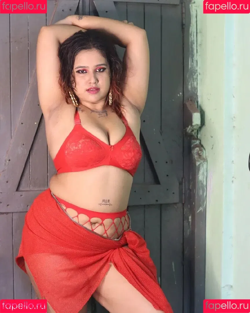 Chandrika Passionica Onlyfans Photo Gallery 