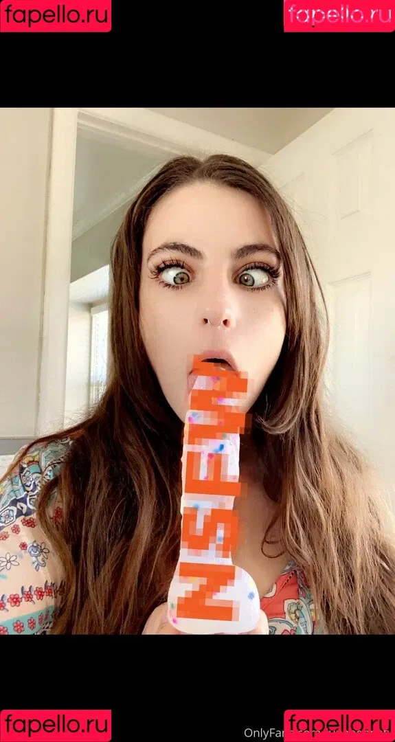 lunabennatv Onlyfans Photo Gallery 