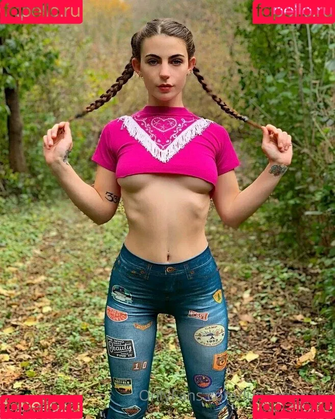 lunabennatv Onlyfans Photo Gallery 