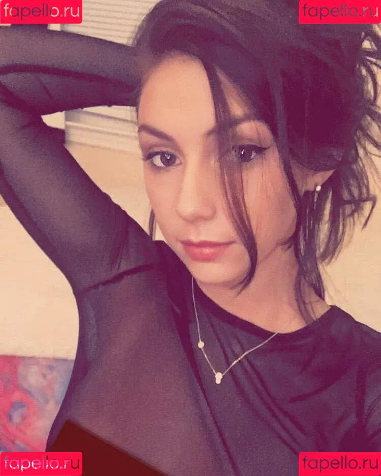 SmttenKitten Onlyfans Photo Gallery 