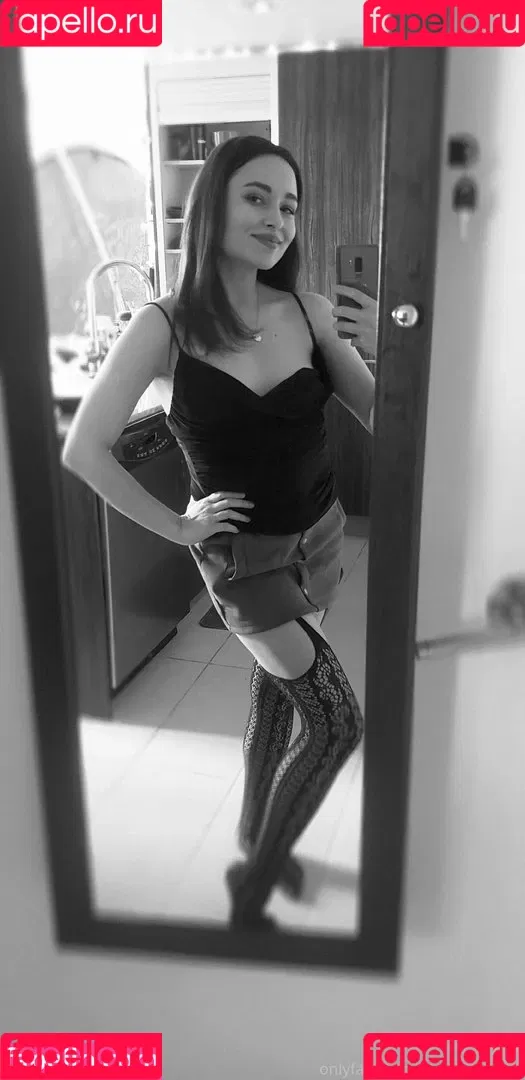 Katherine Ramdeen Onlyfans Photo Gallery 