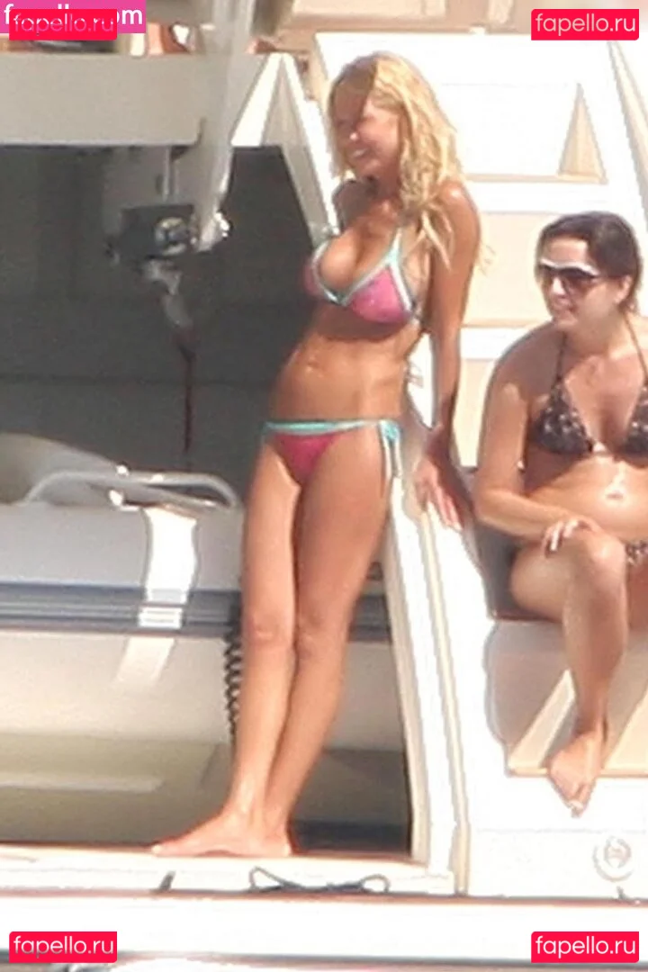 Tara Reid Onlyfans Photo Gallery 