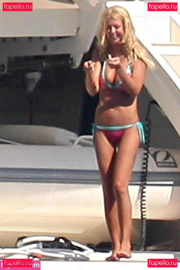 Tara Reid Onlyfans Photo Gallery 