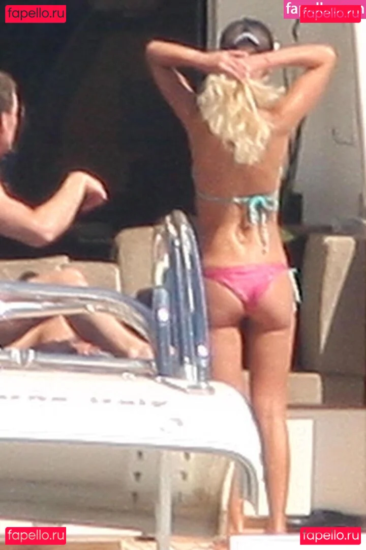 Tara Reid Onlyfans Photo Gallery 