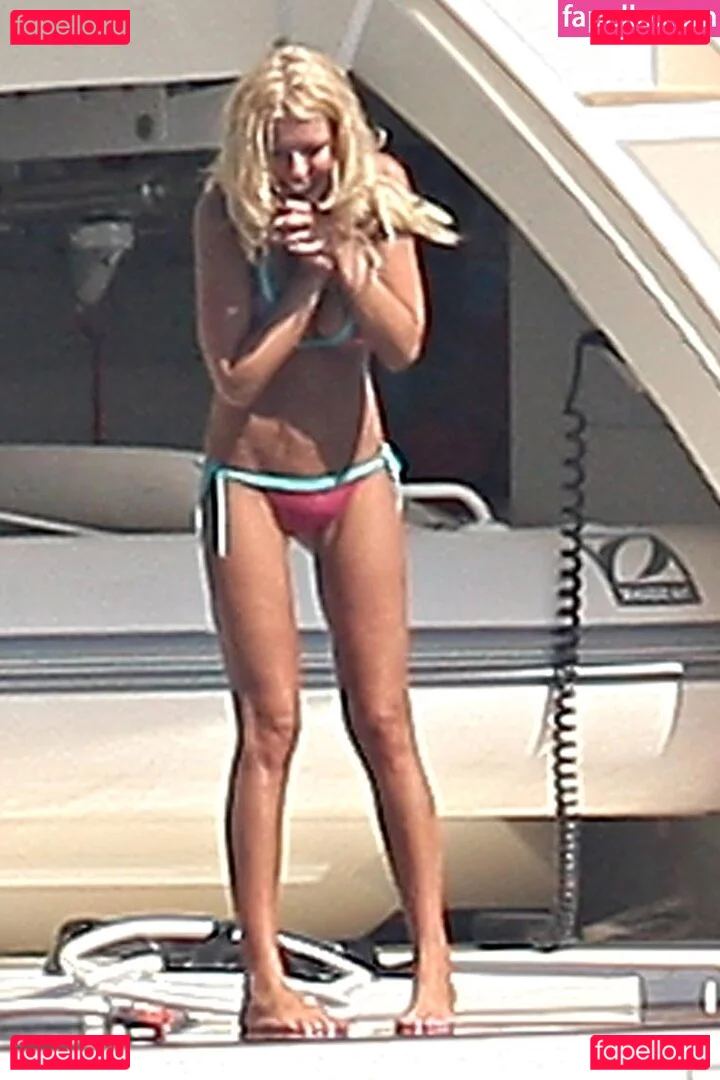 Tara Reid Onlyfans Photo Gallery 