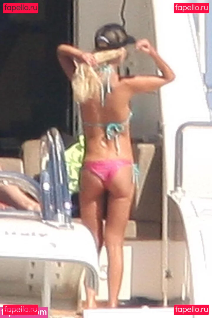 Tara Reid Onlyfans Photo Gallery 