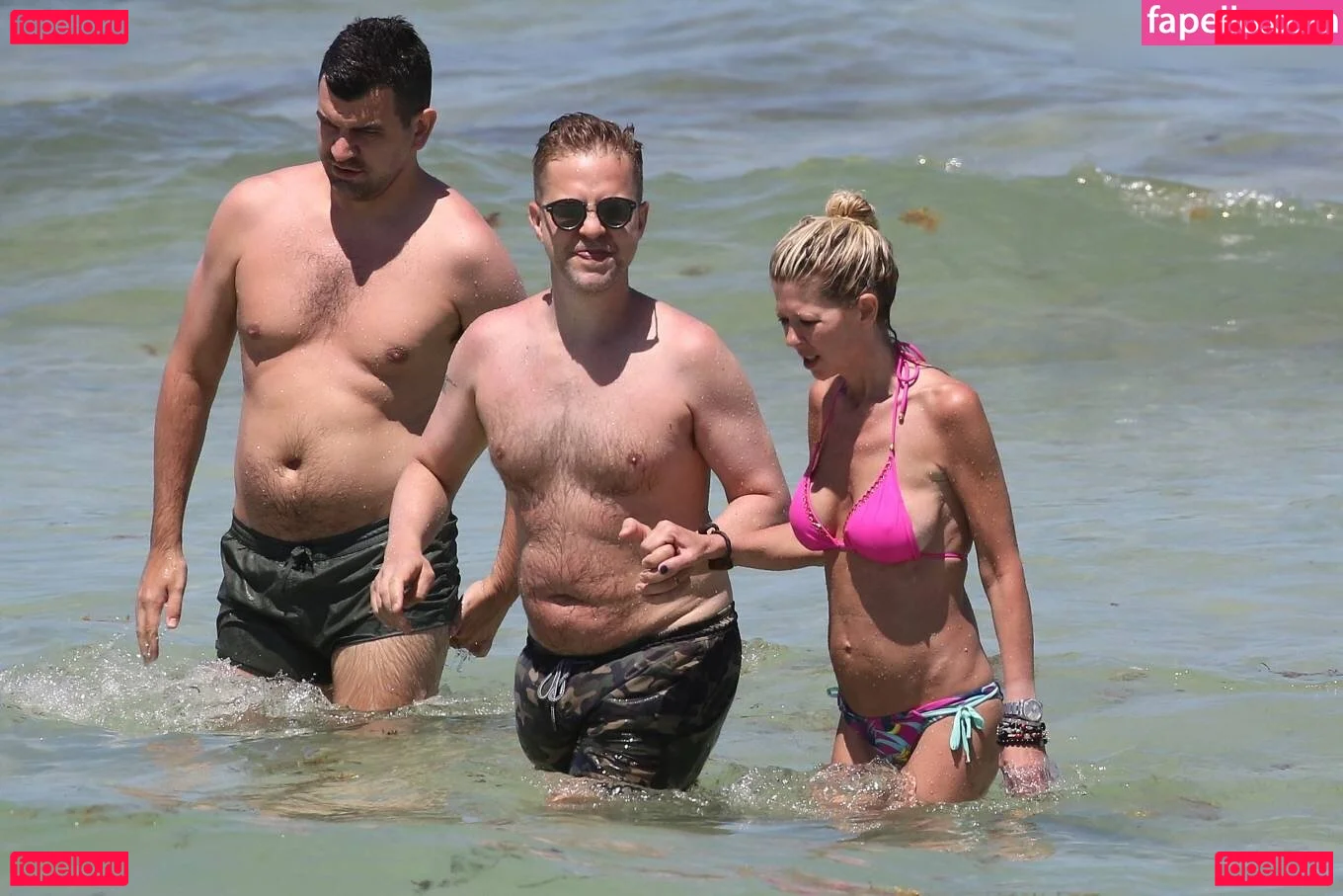 Tara Reid Onlyfans Photo Gallery 