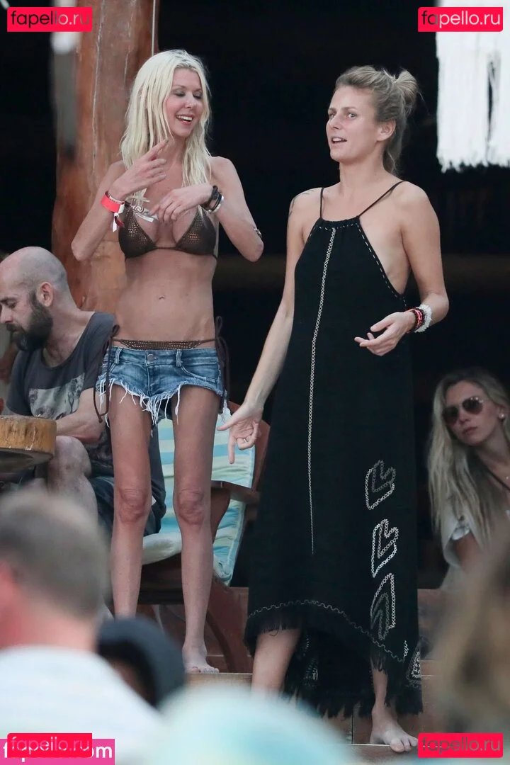 Tara Reid Onlyfans Photo Gallery 