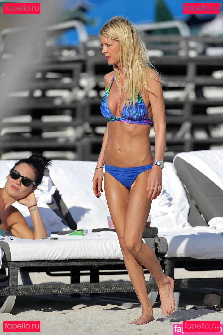 Tara Reid Onlyfans Photo Gallery 