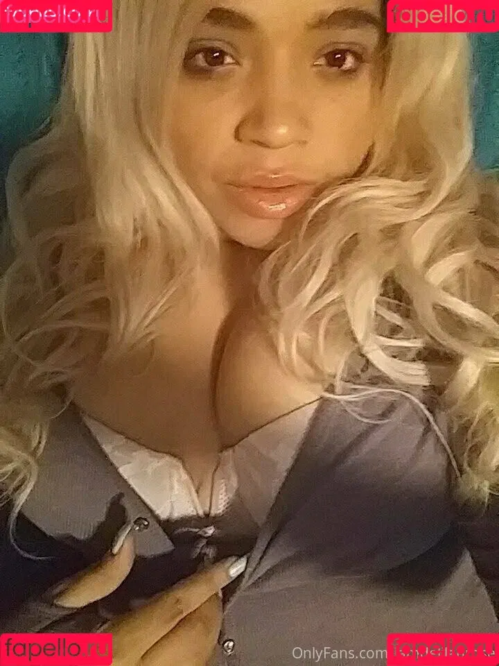 itslivsavage Onlyfans Photo Gallery 