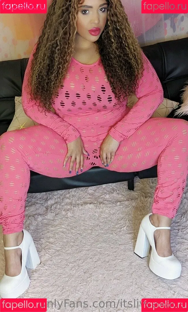 itslivsavage Onlyfans Photo Gallery 