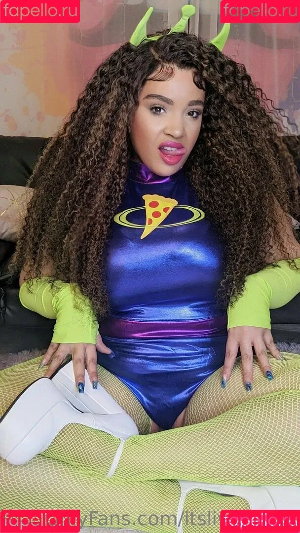 itslivsavage Onlyfans Photo Gallery 