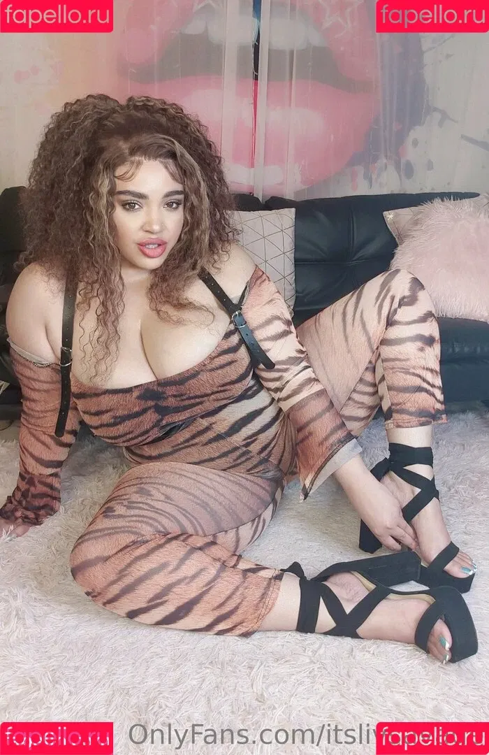 itslivsavage Onlyfans Photo Gallery 