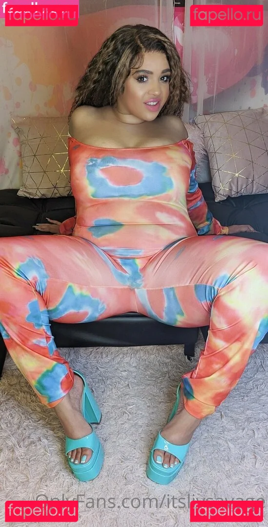 itslivsavage Onlyfans Photo Gallery 