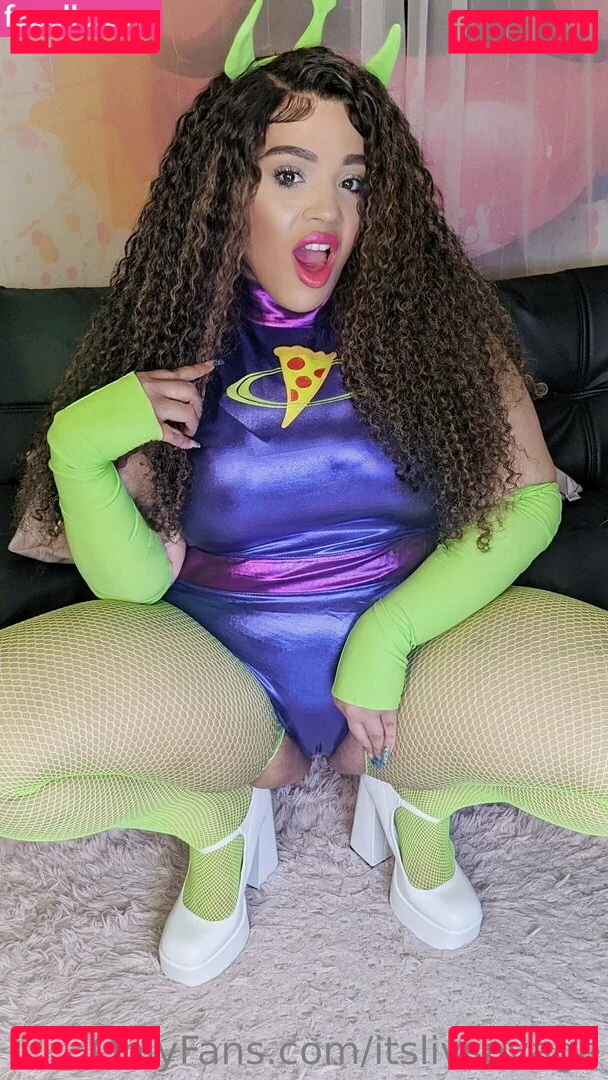 itslivsavage Onlyfans Photo Gallery 