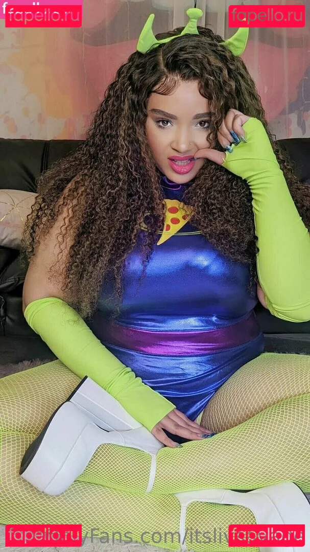 itslivsavage Onlyfans Photo Gallery 