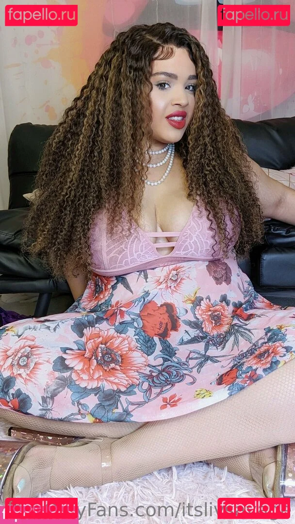 itslivsavage Onlyfans Photo Gallery 