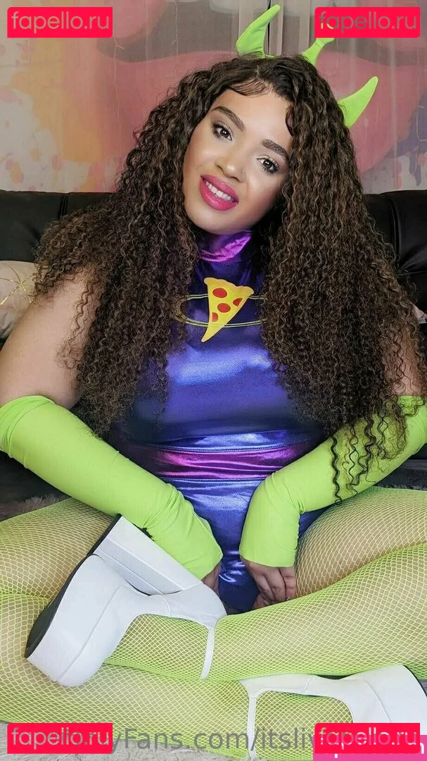 itslivsavage Onlyfans Photo Gallery 