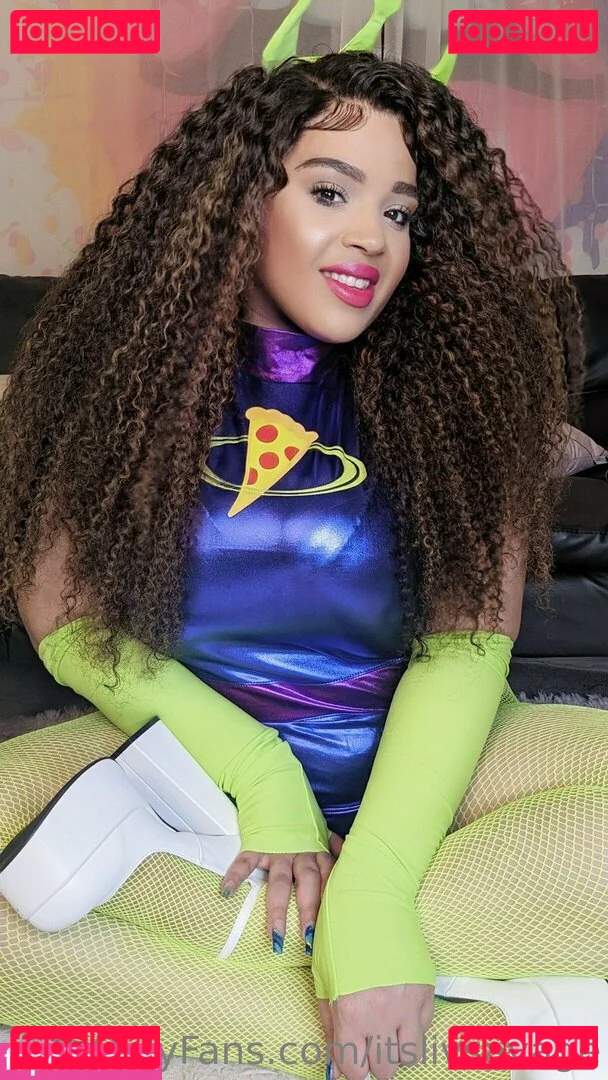 itslivsavage Onlyfans Photo Gallery 