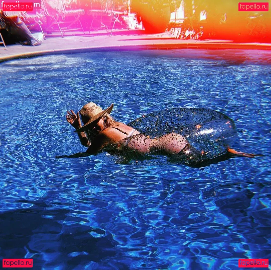 Emily Osment Onlyfans Photo Gallery 