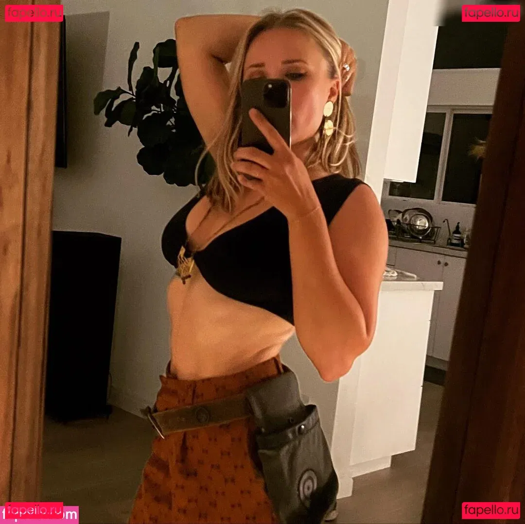 Emily Osment Onlyfans Photo Gallery 