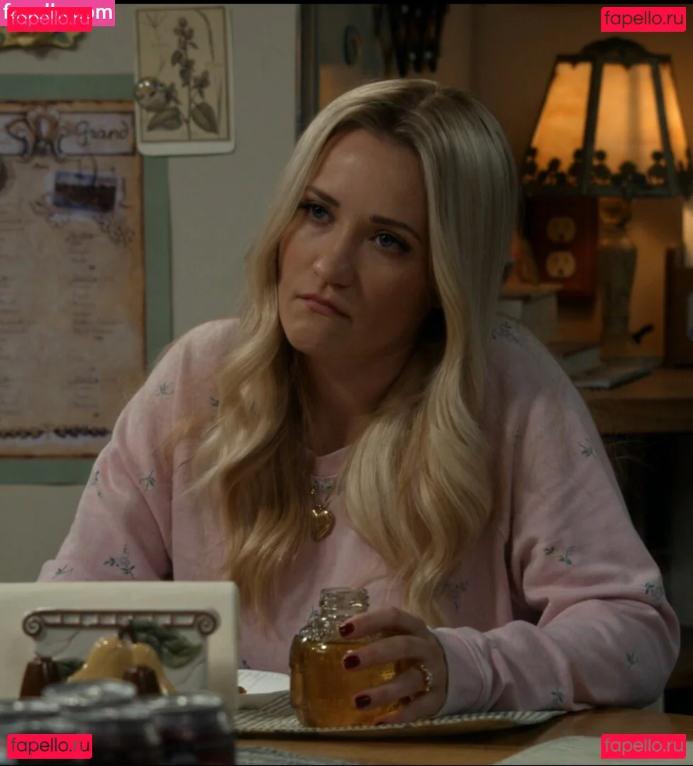 Emily Osment Onlyfans Photo Gallery 