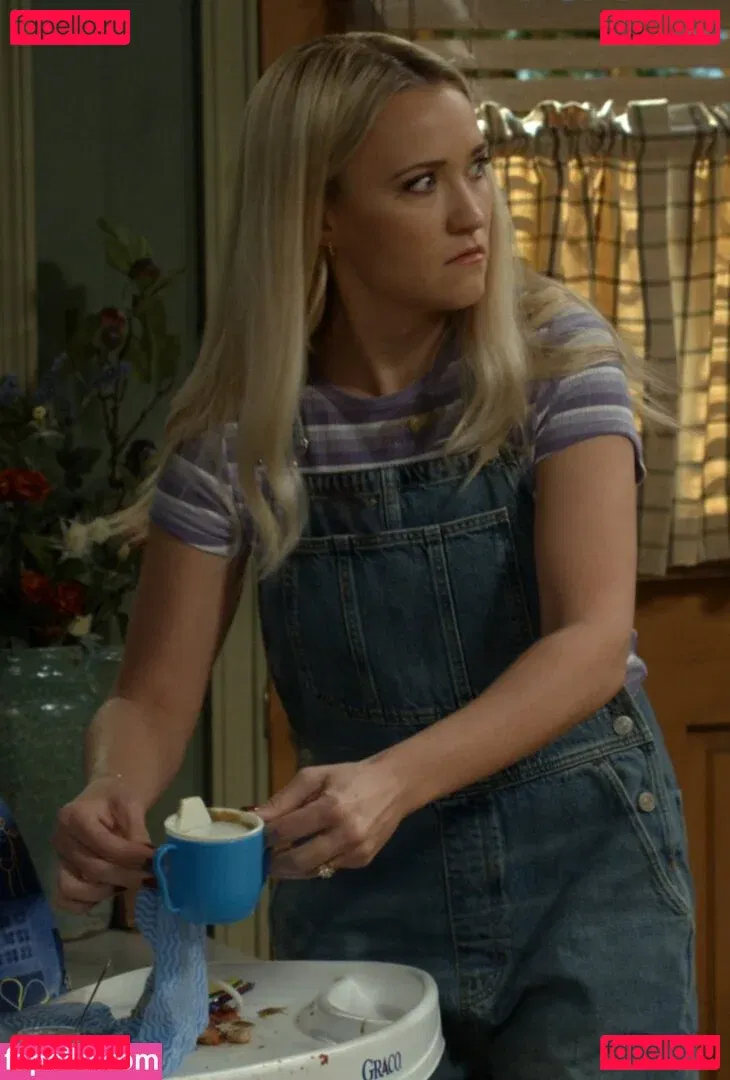 Emily Osment Onlyfans Photo Gallery 