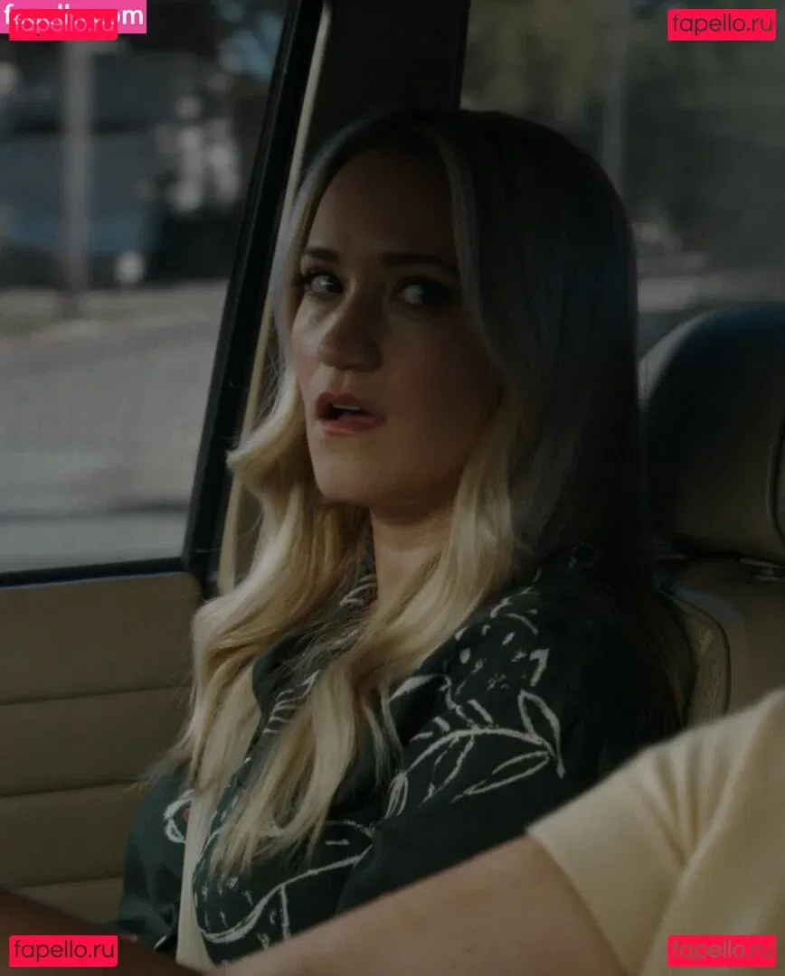 Emily Osment Onlyfans Photo Gallery 