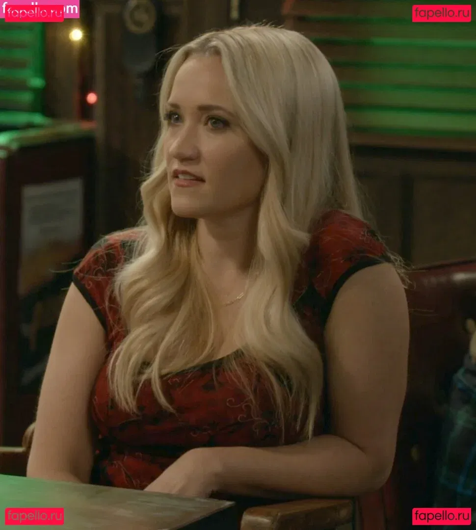 Emily Osment Onlyfans Photo Gallery 