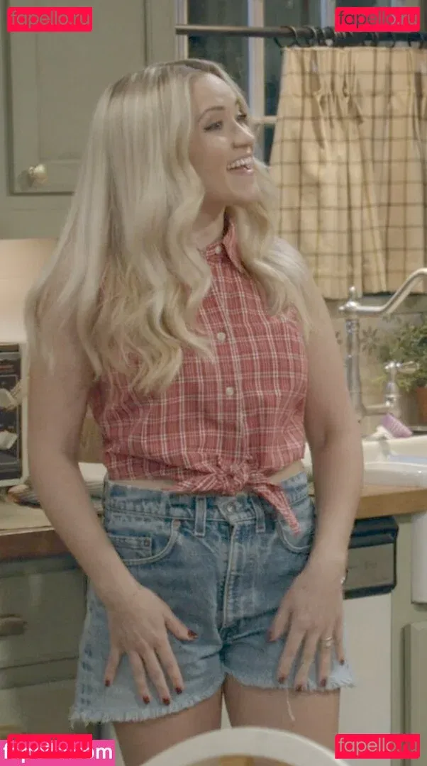 Emily Osment Onlyfans Photo Gallery 